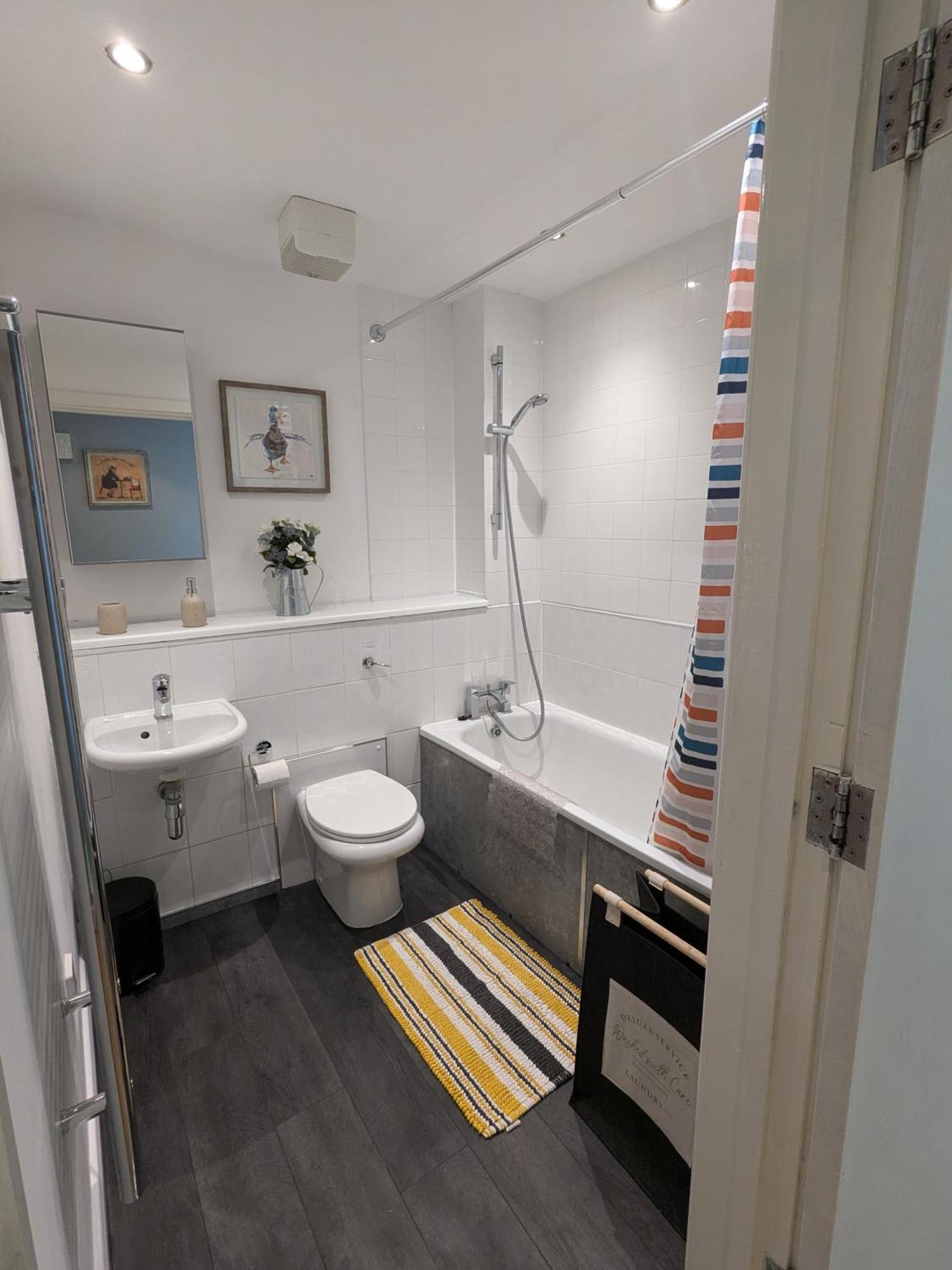 Stunning Modern Coventry City Centre Apartment Eksteriør bilde